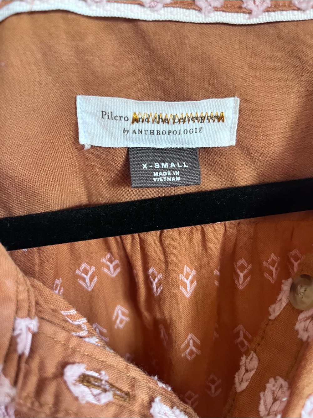 Anthropologie Pilcro & the Letterpress terracotta puff-sleeve blouse - Picture 4 of 9